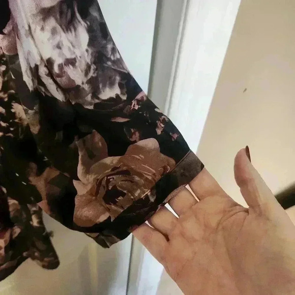 TORRID Georgette Bow Tie Blouse in "Long Stem Rose" Size 4 (26) PtP 29 inches - Picture 12 of 15